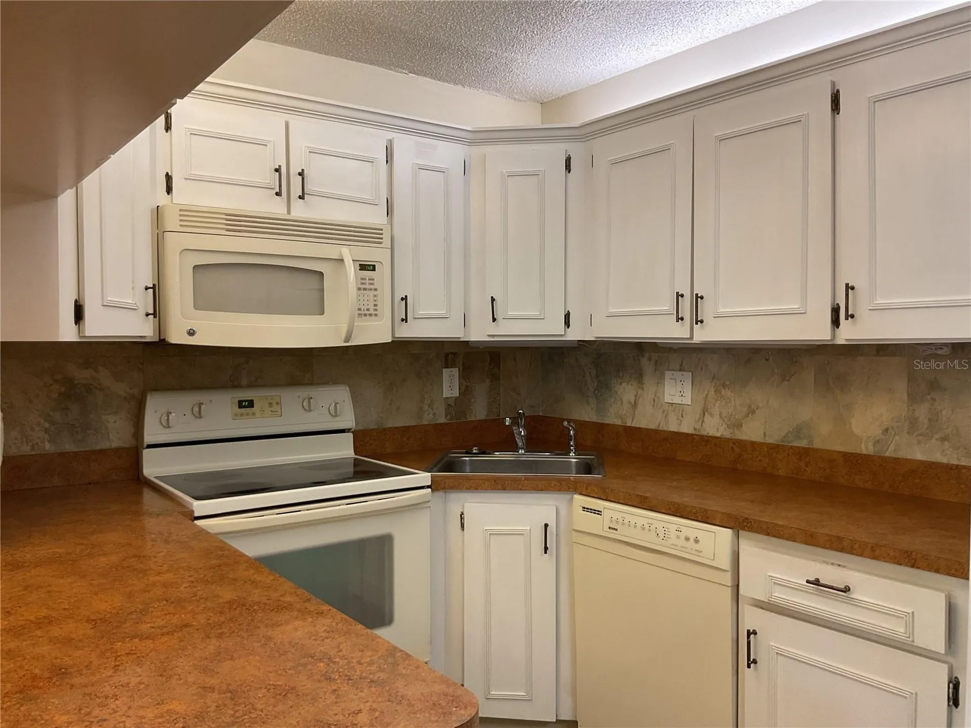 2687 Pine Ridge Way S Palm Harbor FL 34684