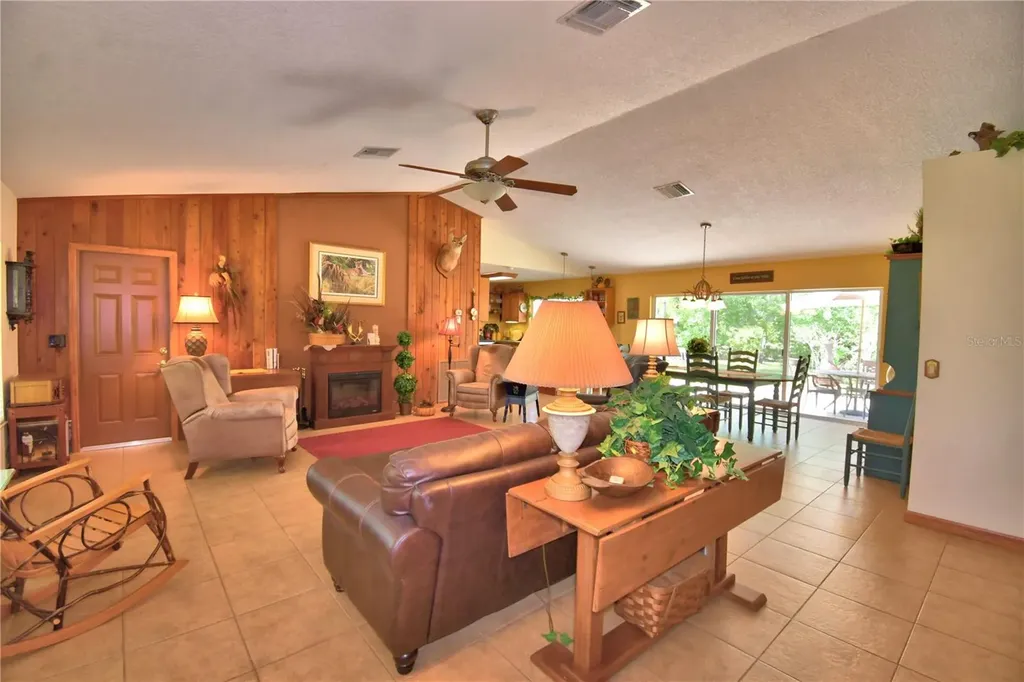 32801 Hwy 441 N Okeechobee FL 34972