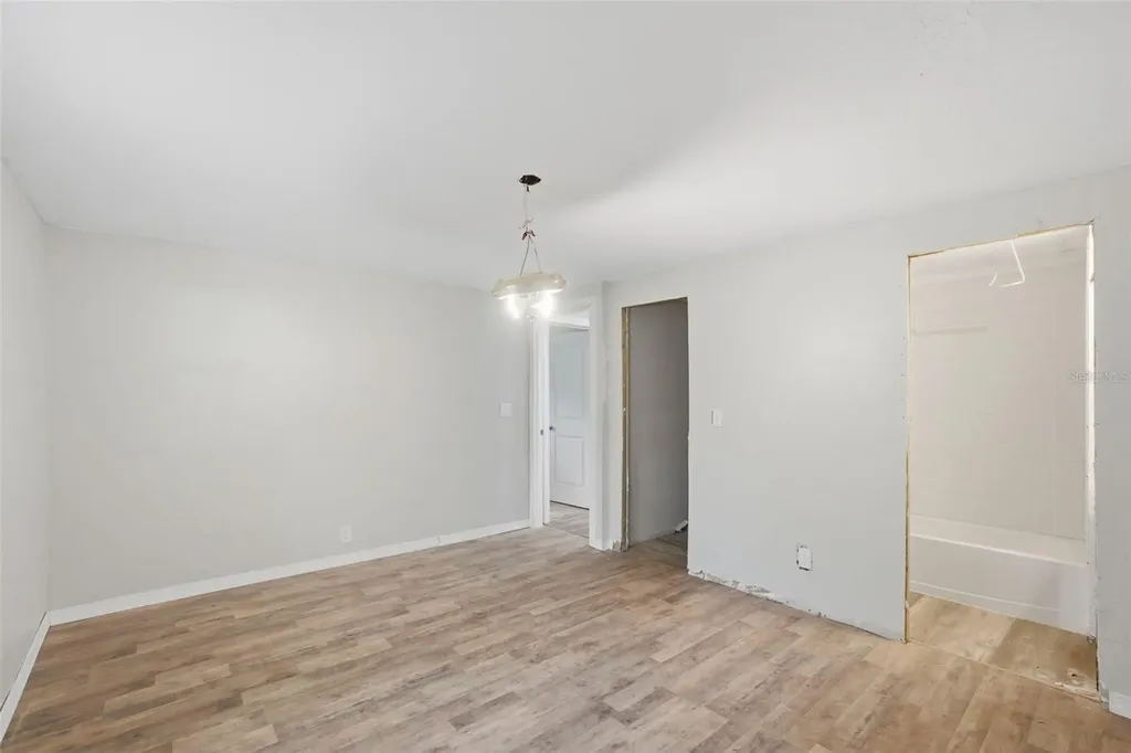 6945 NE 5th Place Ocala FL 34470