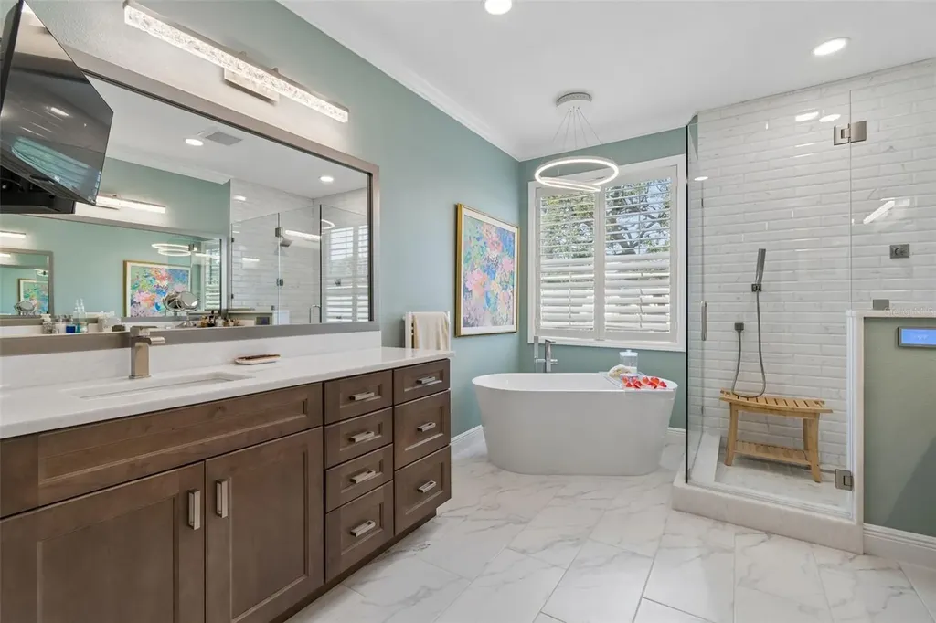 3213 W Wyoming Avenue Tampa FL 33611