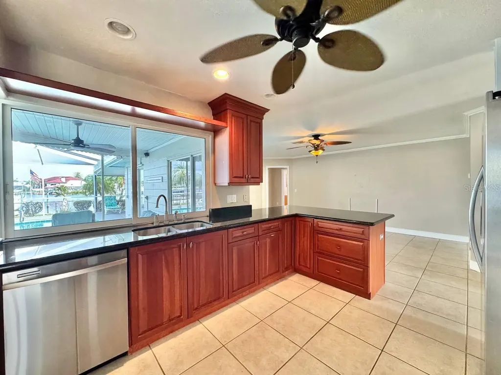 6316 Lake Sunrise Drive Apollo Beach FL 33572