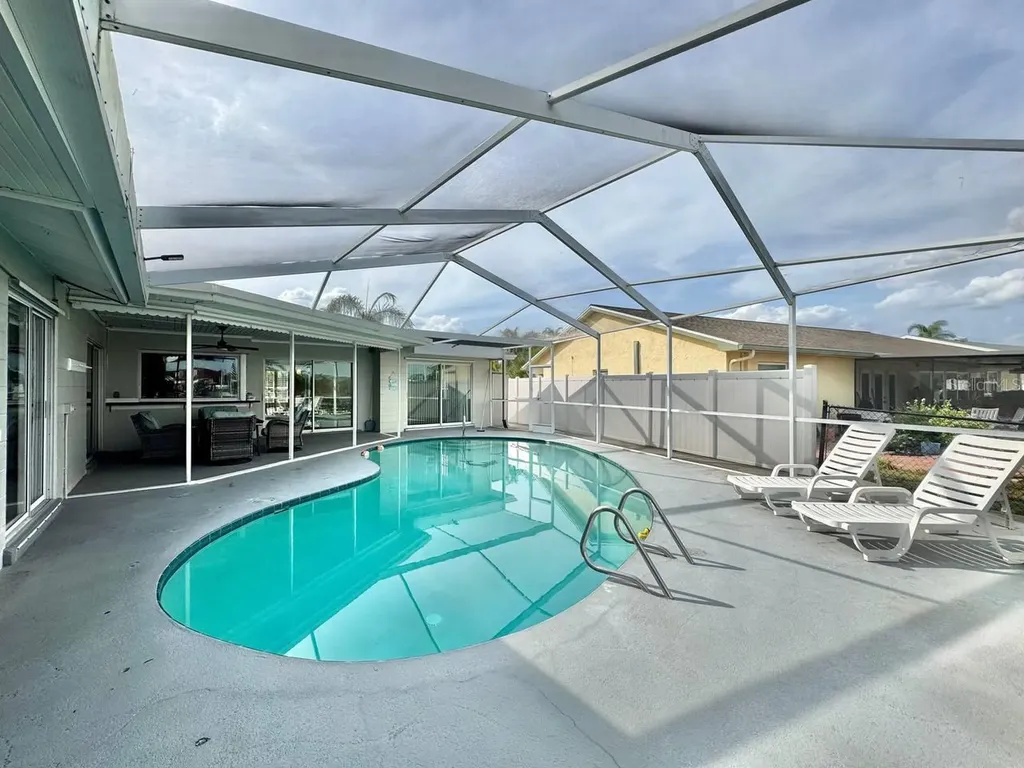 6316 Lake Sunrise Drive Apollo Beach FL 33572