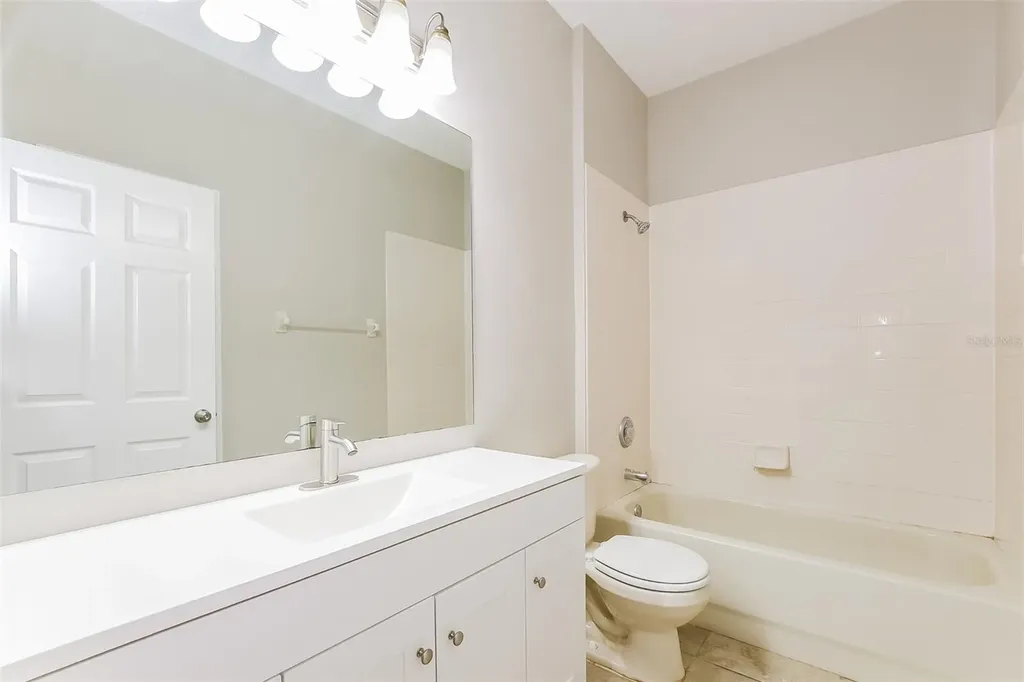 2043 Hammock Moss Drive Orlando FL 32820