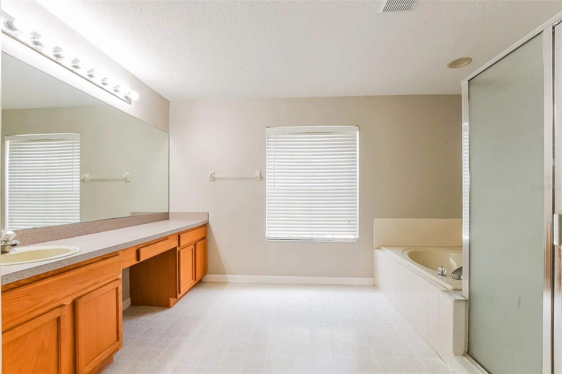 2043 Hammock Moss Drive Orlando FL 32820