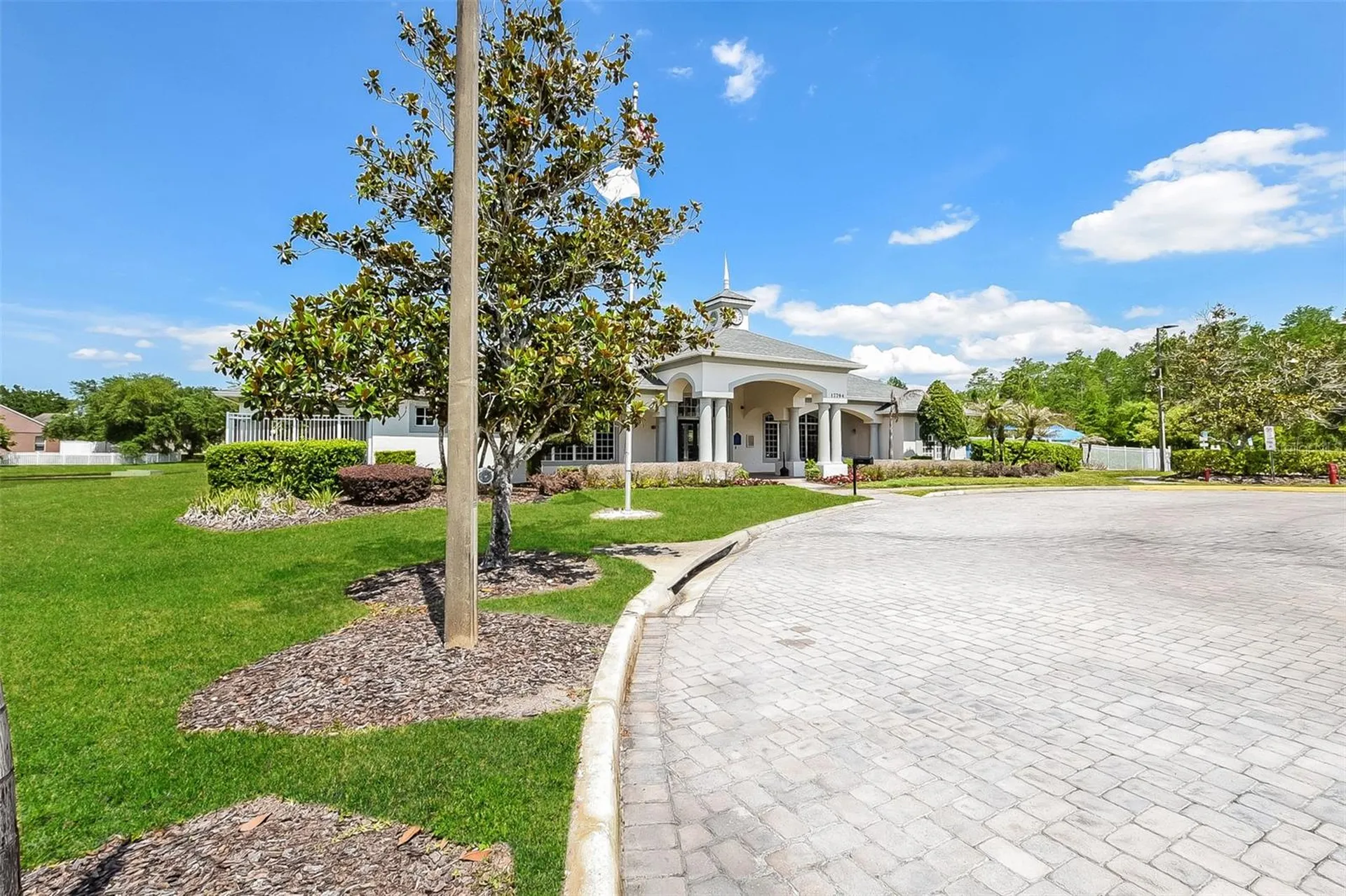2043 Hammock Moss Drive Orlando FL 32820