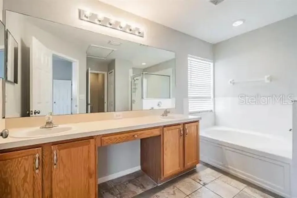 7637 Merchantville Circle Zephyrhills FL 33540