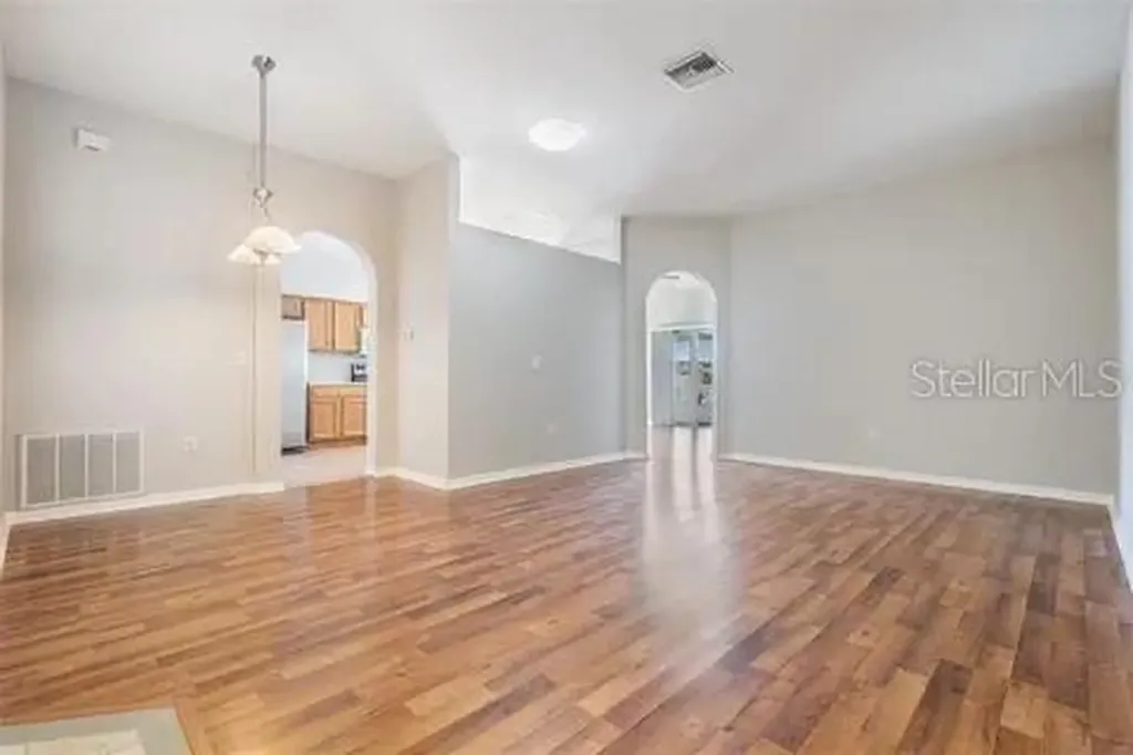 7637 Merchantville Circle Zephyrhills FL 33540