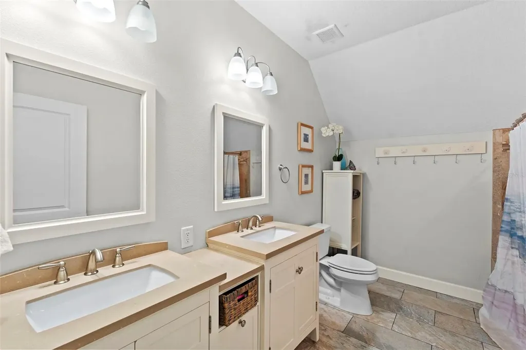 112 S Florida Avenue Tarpon Springs FL 34689