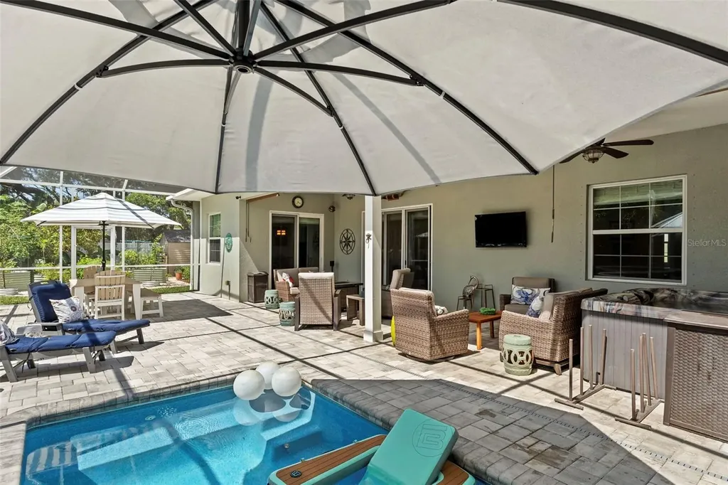 112 S Florida Avenue Tarpon Springs FL 34689
