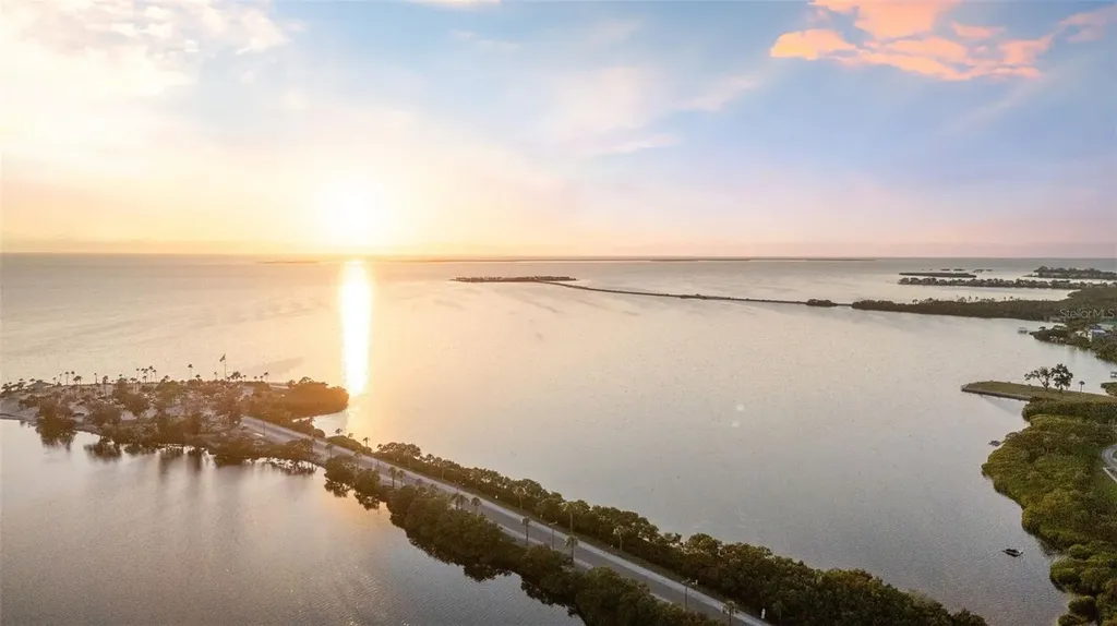 112 S Florida Avenue Tarpon Springs FL 34689