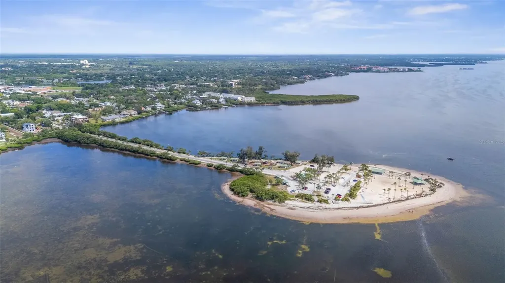 112 S Florida Avenue Tarpon Springs FL 34689