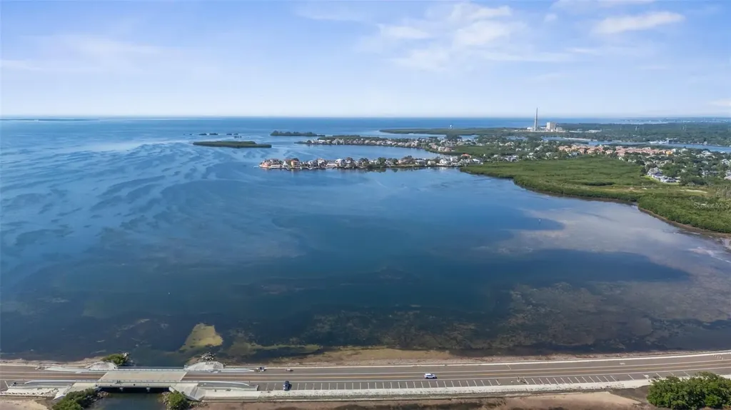 112 S Florida Avenue Tarpon Springs FL 34689