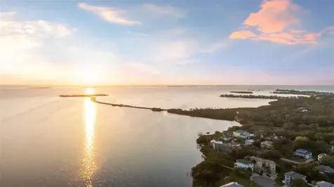 112 S Florida Avenue Tarpon Springs FL 34689