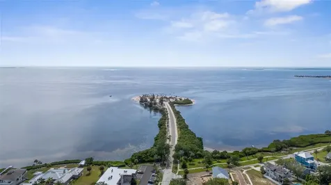 112 S Florida Avenue Tarpon Springs FL 34689