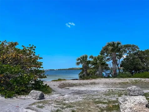 112 S Florida Avenue Tarpon Springs FL 34689