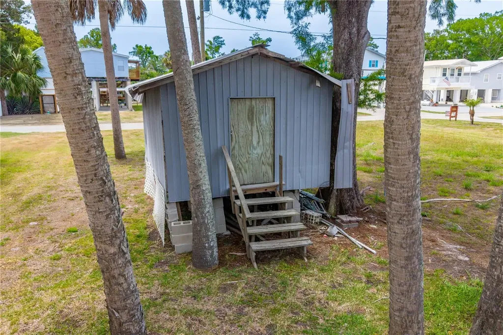 75 NE 236th Street Suwannee FL 32692