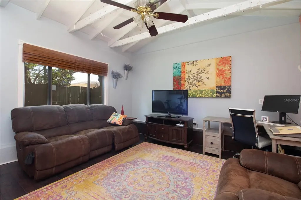 2222 34th Avenue N St Petersburg FL 33713