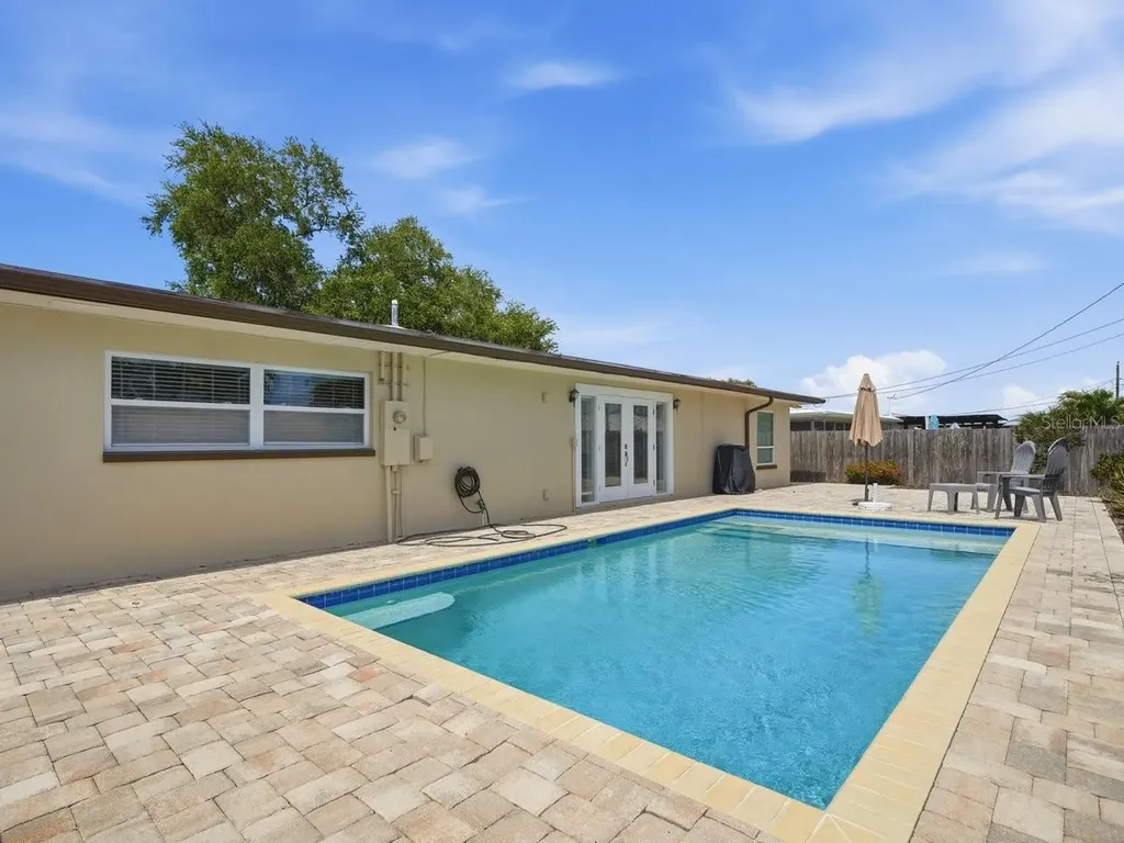 3650 Shady Bluffs Drive Largo FL 33770