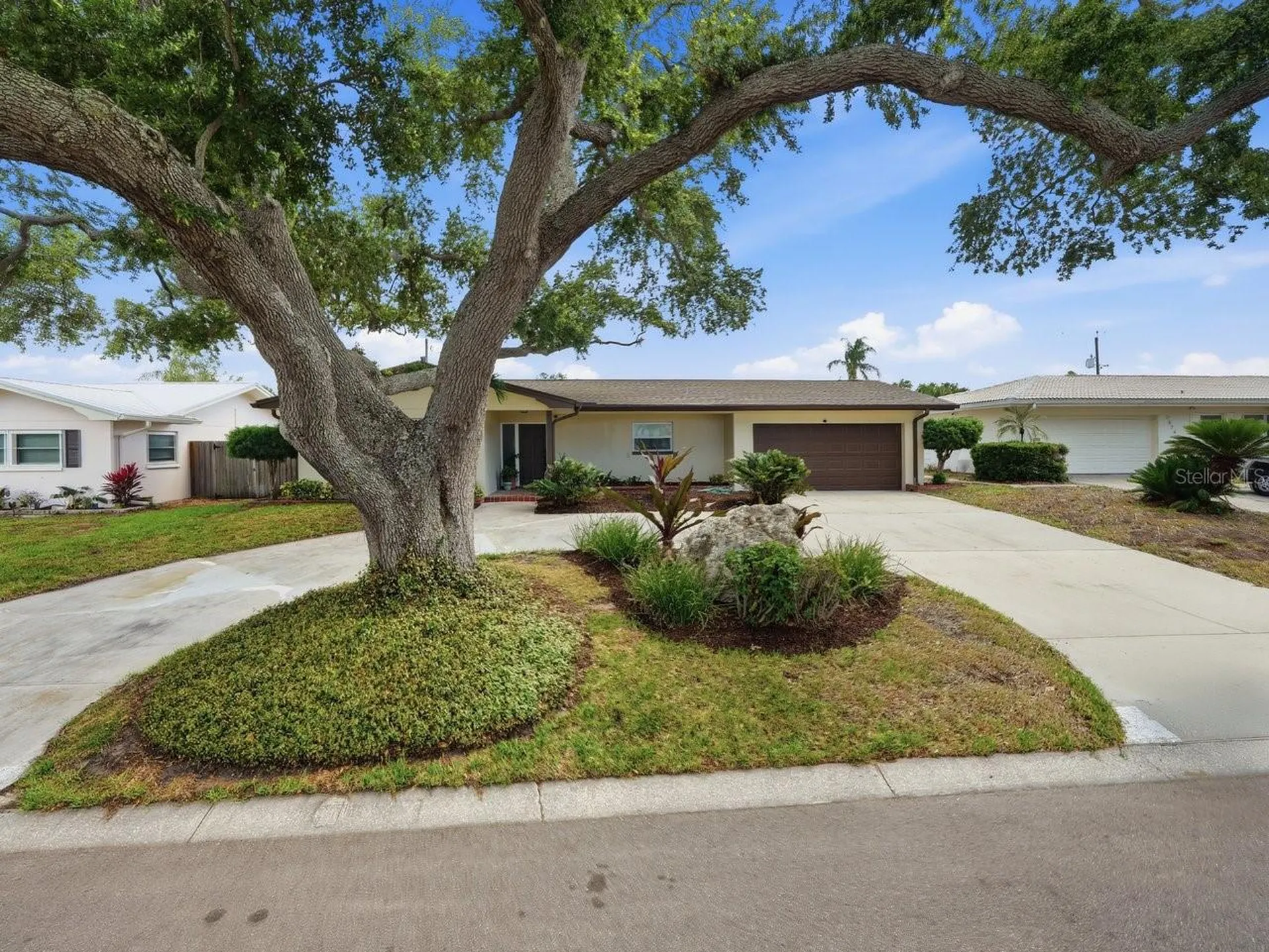 3650 Shady Bluffs Drive Largo FL 33770