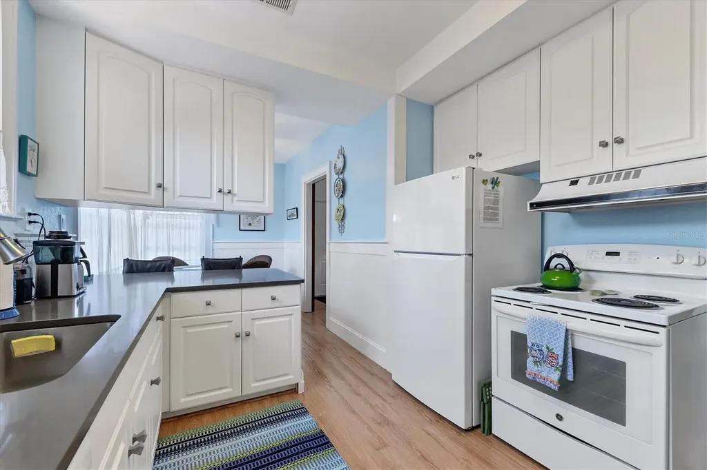 1676 Oak Street Sarasota FL 34236