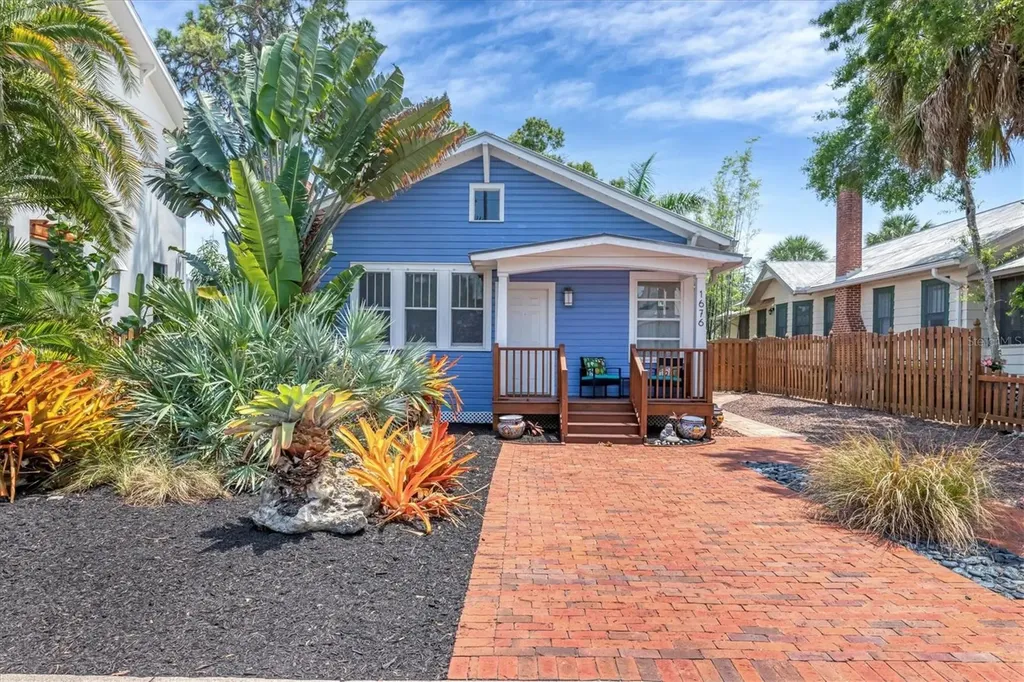 1676 Oak Street Sarasota FL 34236
