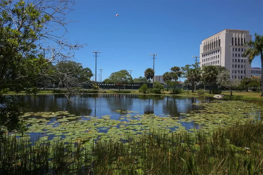 1676 Oak Street Sarasota FL 34236