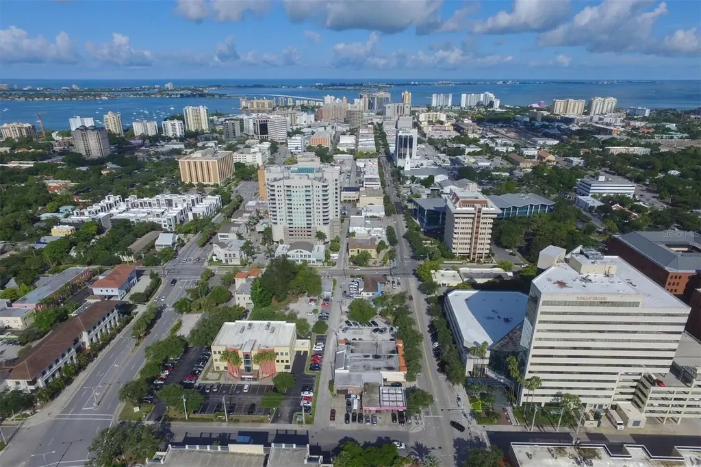 1676 Oak Street Sarasota FL 34236