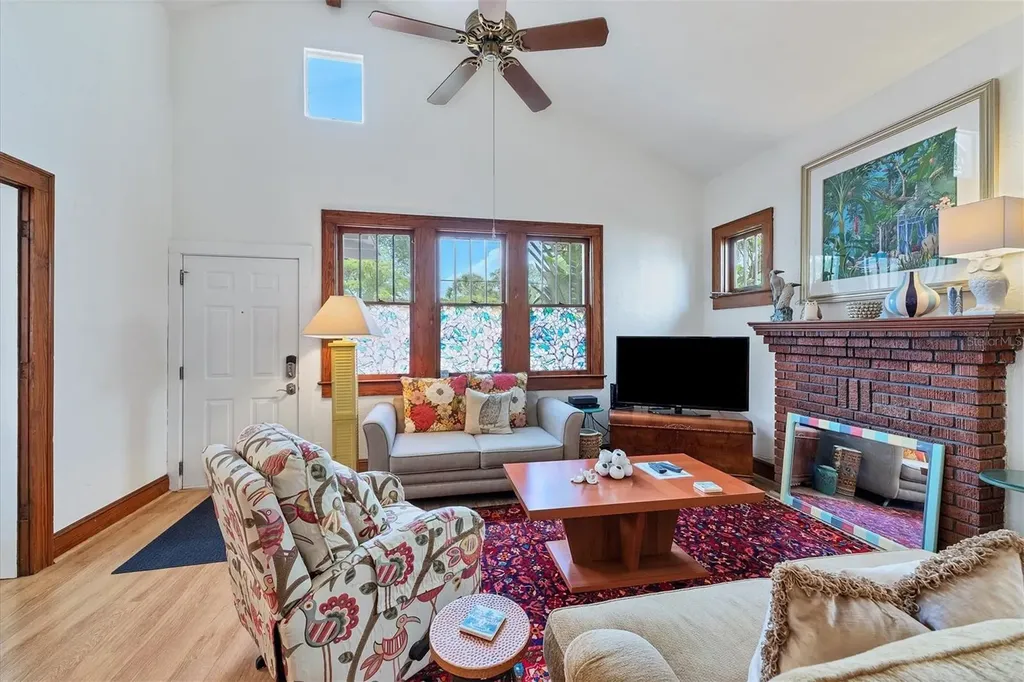 1676 Oak Street Sarasota FL 34236