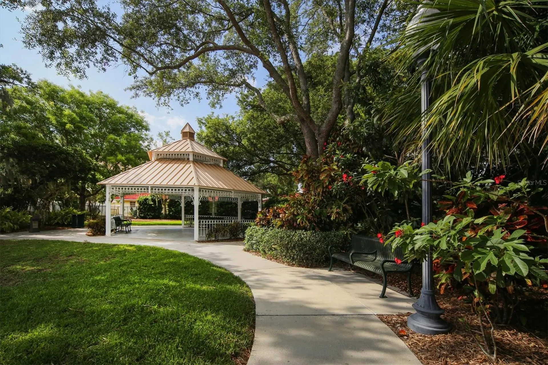 1676 Oak Street Sarasota FL 34236