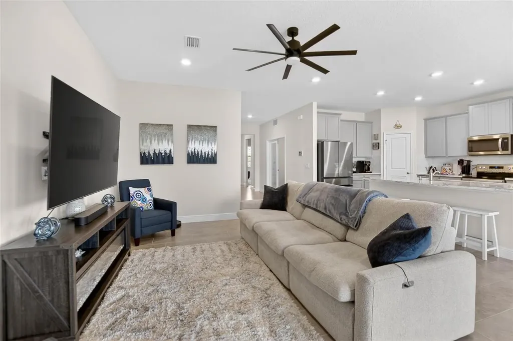 152 Bright Ibis Avenue Apollo Beach FL 33572