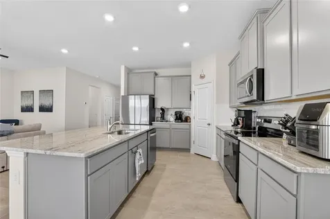 152 Bright Ibis Avenue Apollo Beach FL 33572
