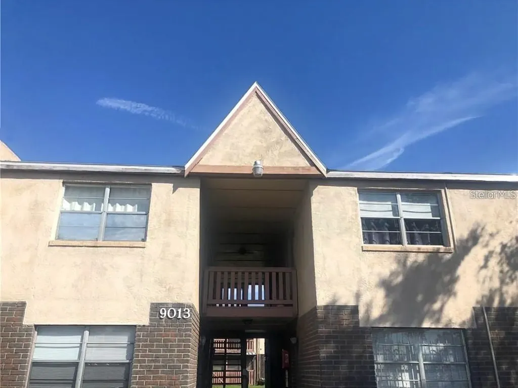 9013 Westchester Circle Tampa FL 33604