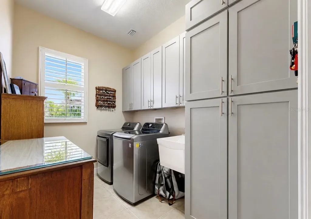 2208 Myrtle Vista Court Sun City Center FL 33573