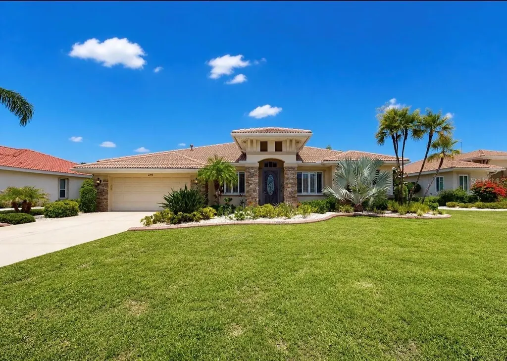 2208 Myrtle Vista Court Sun City Center FL 33573