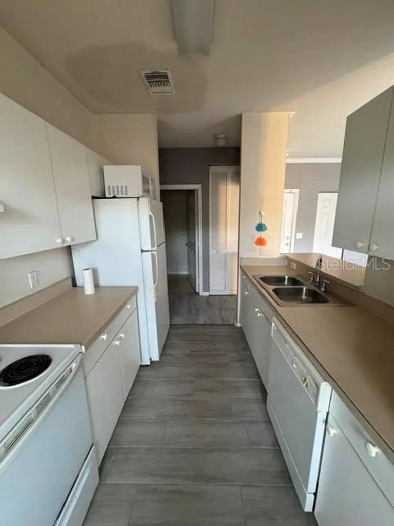 3707 Conroy Road Orlando FL 32839