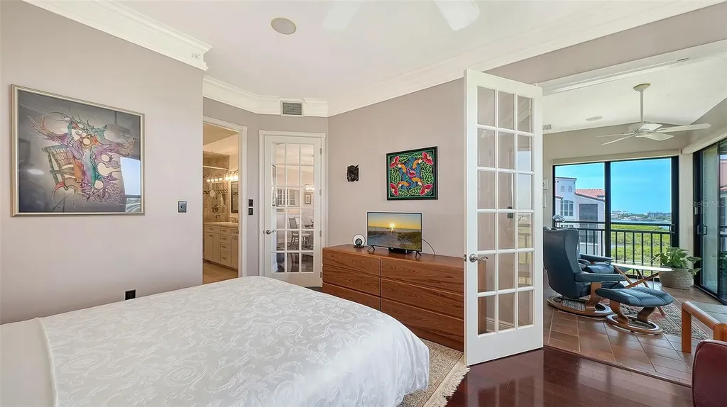 5420 Eagles Point Circle Sarasota FL 34231