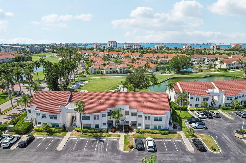 6085 Bahia Del Mar Boulevard St Petersburg FL 33715