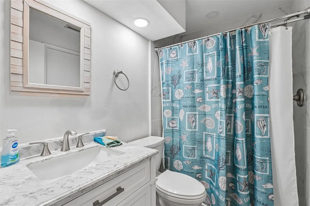 6085 Bahia Del Mar Boulevard St Petersburg FL 33715