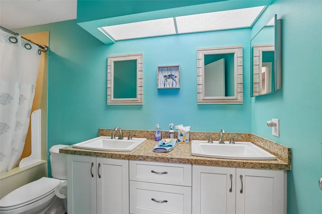 6085 Bahia Del Mar Boulevard St Petersburg FL 33715
