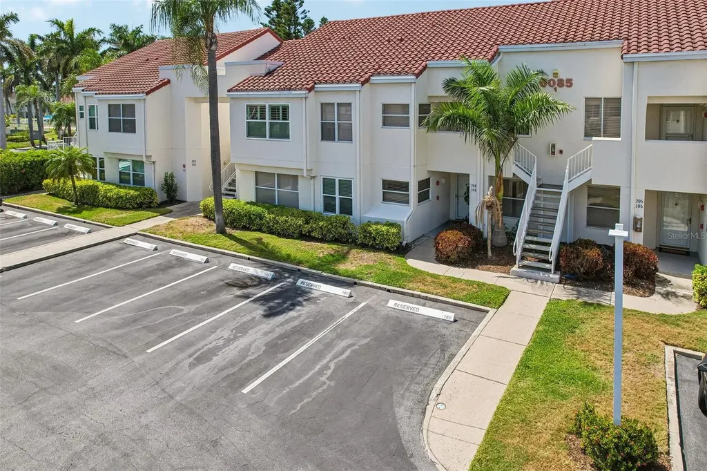 6085 Bahia Del Mar Boulevard St Petersburg FL 33715