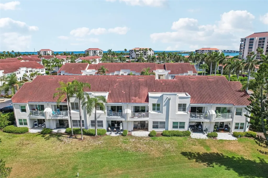 6085 Bahia Del Mar Boulevard St Petersburg FL 33715