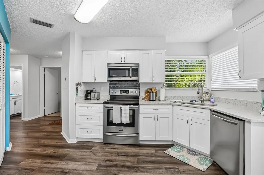 6085 Bahia Del Mar Boulevard St Petersburg FL 33715