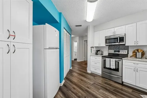 6085 Bahia Del Mar Boulevard St Petersburg FL 33715