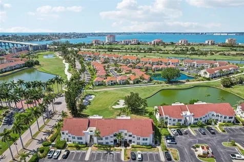 6085 Bahia Del Mar Boulevard St Petersburg FL 33715