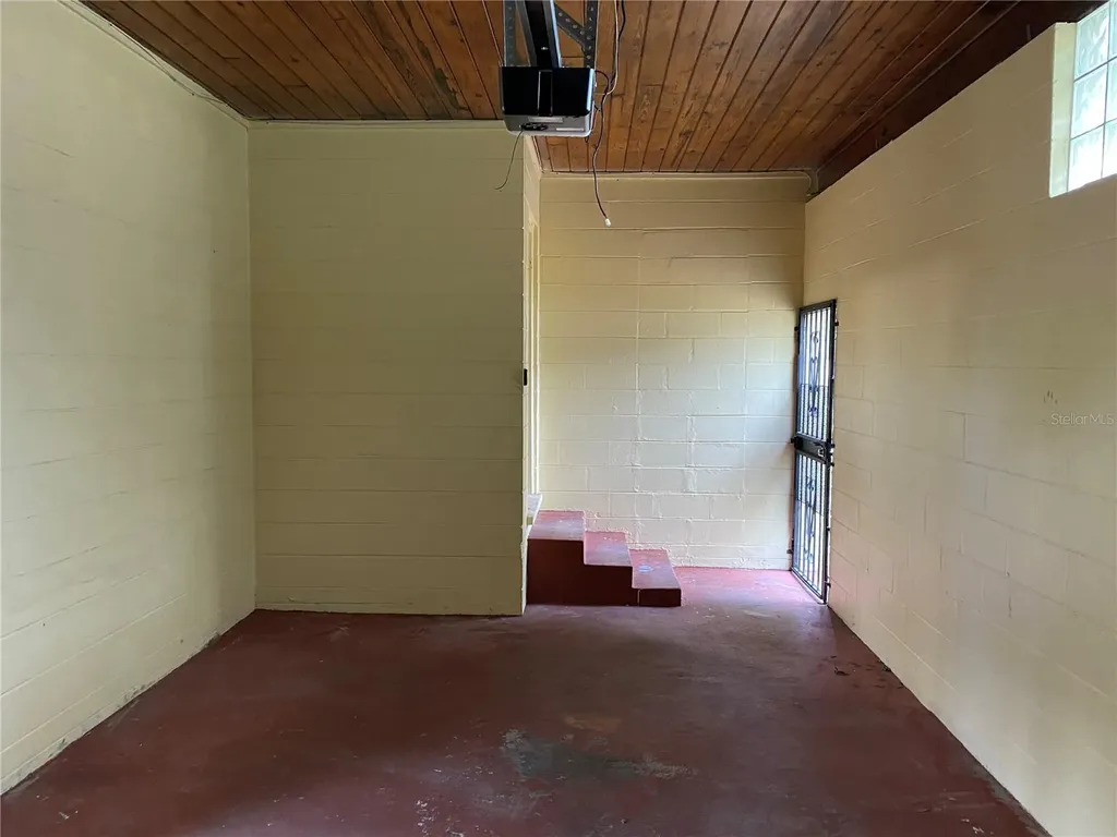 1908 W Saint Louis Street Tampa FL 33607