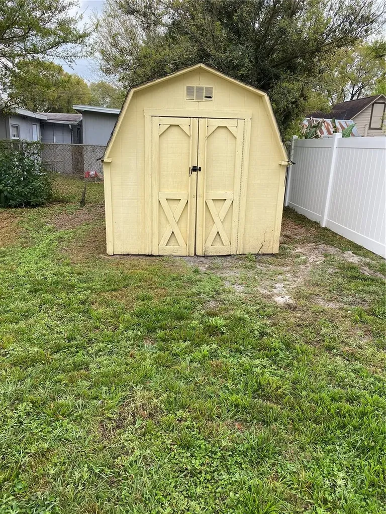 1908 W Saint Louis Street Tampa FL 33607