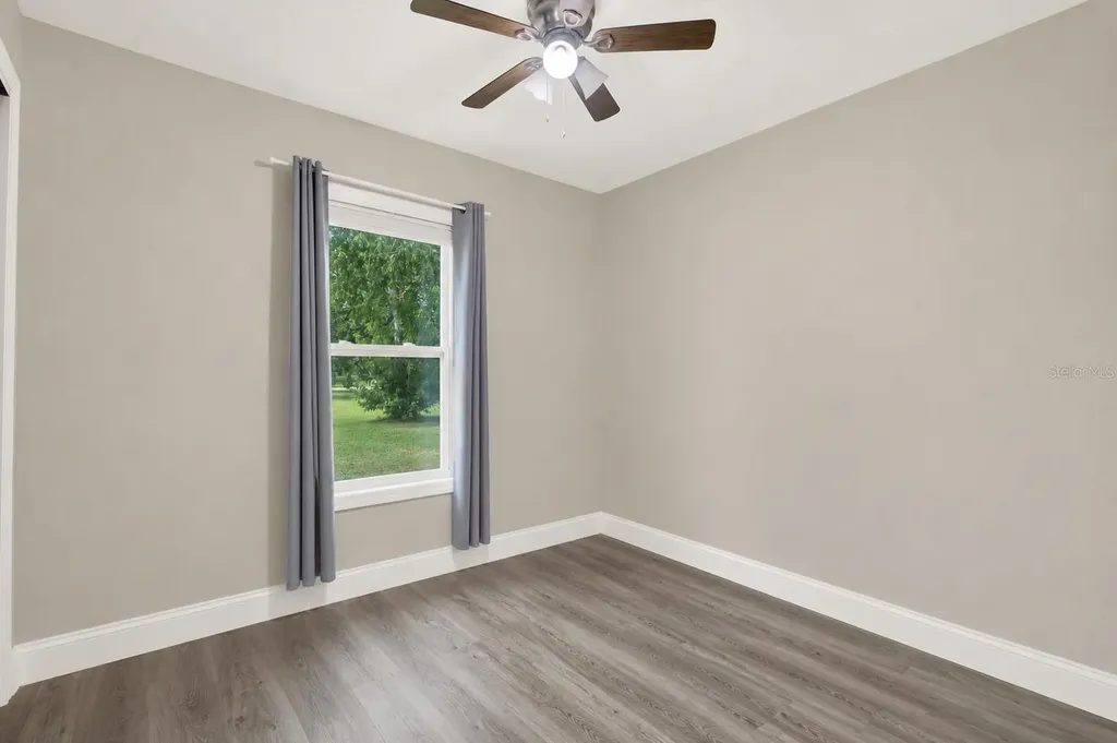 2133 S Colonial Avenue Homosassa FL 34448