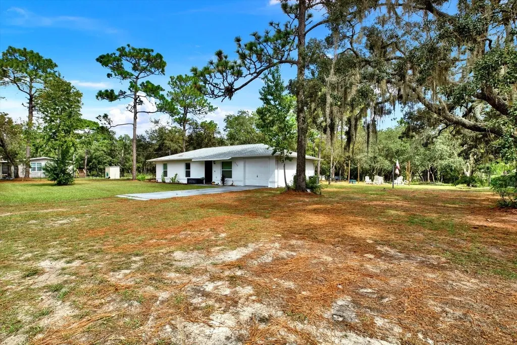 2133 S Colonial Avenue Homosassa FL 34448