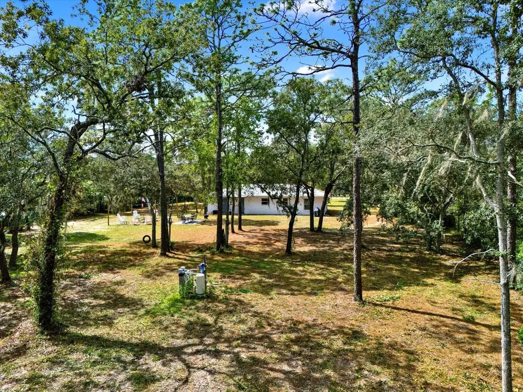 2133 S Colonial Avenue Homosassa FL 34448
