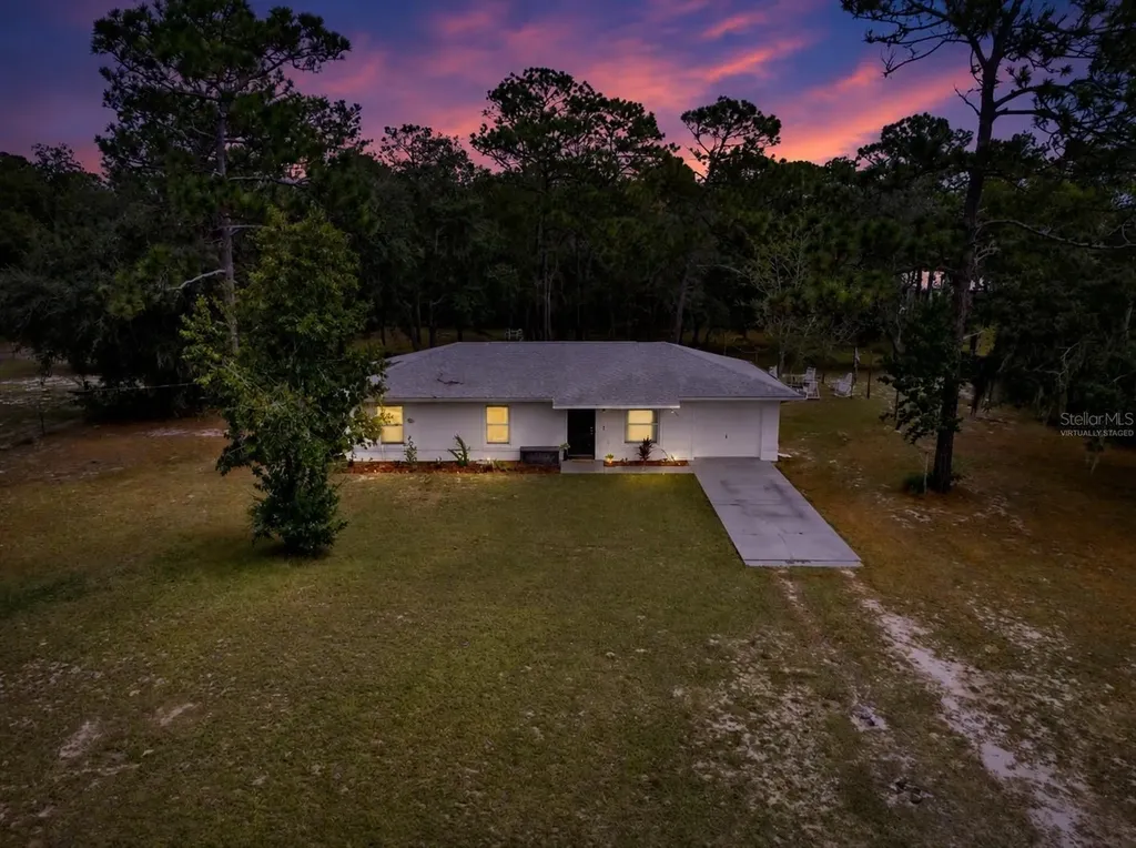 2133 S Colonial Avenue Homosassa FL 34448